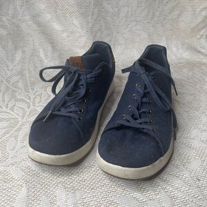 KURU Women’s  Navy Canvas Sneakers